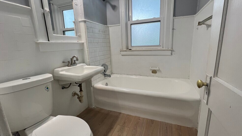 Building Photo - 3337 Sturtevant St