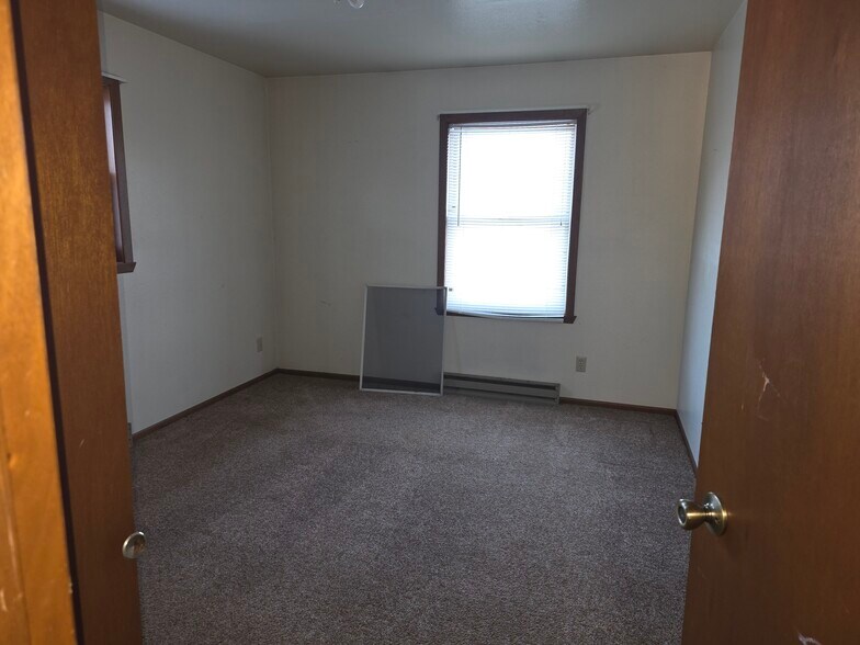 Building Photo - 466 Appleton St