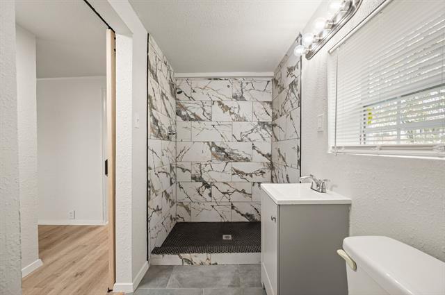 Building Photo - 705 Moseley St