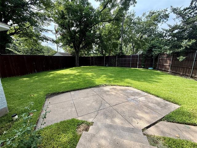 Building Photo - 2714 Maple Dr