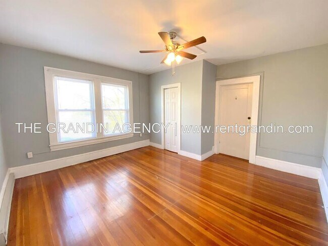 Building Photo - 1306 Patterson Ave SW