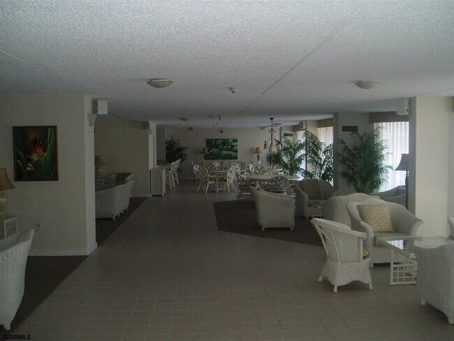 Building Photo - 935 Ocean Ave