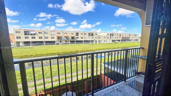 Building Photo - 1283 W 51st Pl