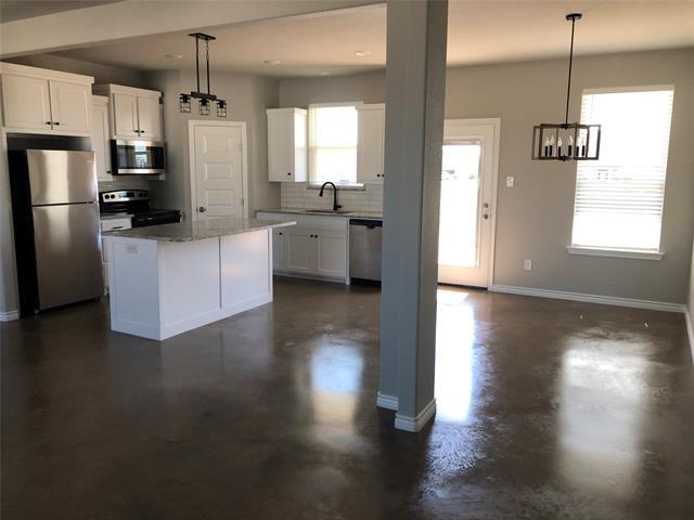 Building Photo - 1028 CR 327