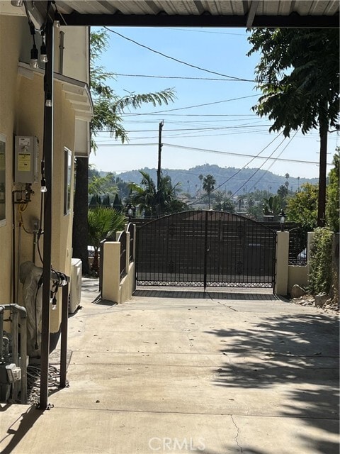 Building Photo - 5929 Weaver Ln