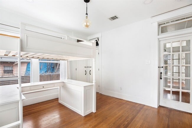 Building Photo - 4731 Woodside St