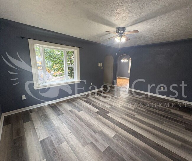Building Photo - 127SW6