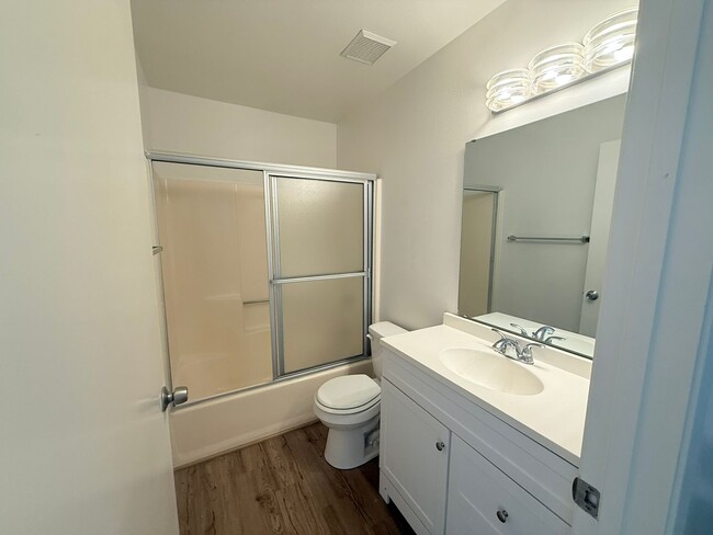 Building Photo - 55+ Beautiful Two Bed Community In Oceanside!