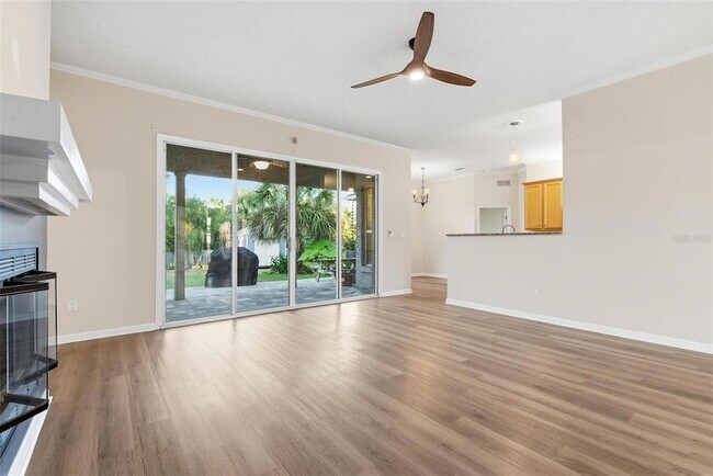 Building Photo - 7 Deerwood St