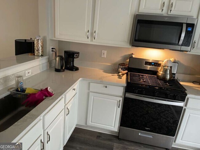 Building Photo - 9155 Nesbit Ferry Rd