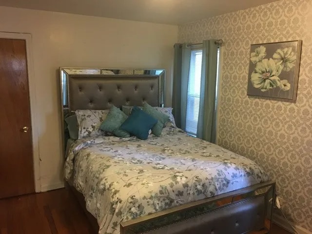 Building Photo - 7827 S Ridgeland Ave