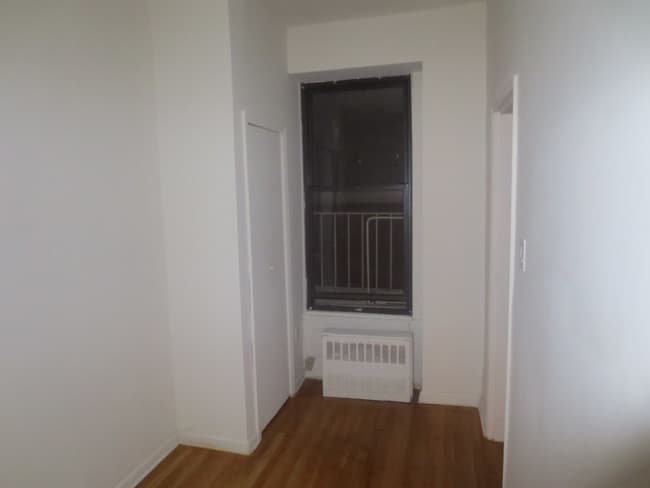 Building Photo - 328 E 55th St