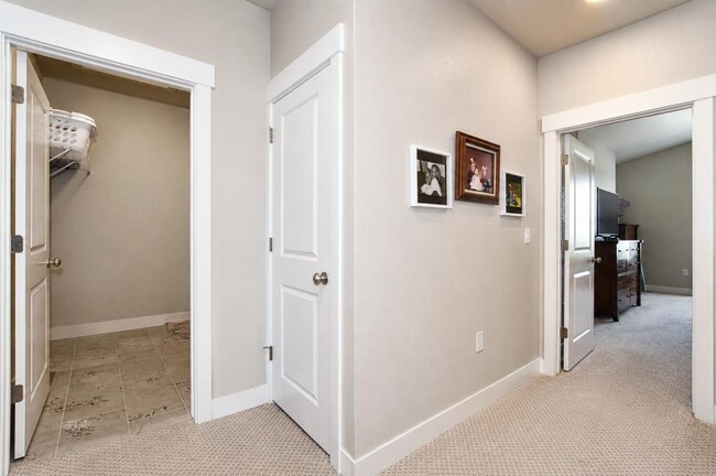 Building Photo - 6245 Vernazza Way