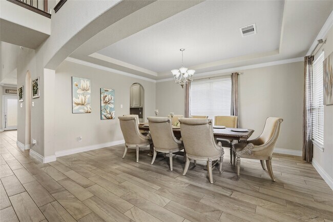 Building Photo - 10311 Silver Shield Way