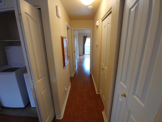 Building Photo - 1415 Madison Ridge Heights