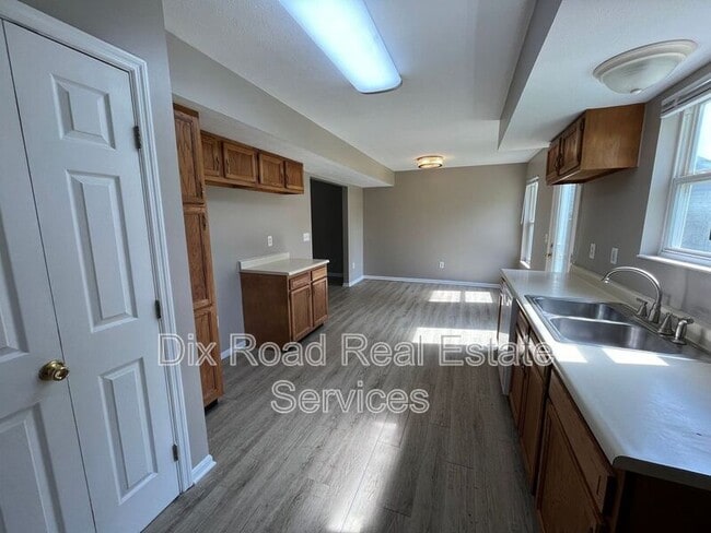 Building Photo - 307 Park Dr