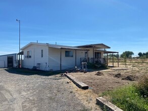 Building Photo - 3801 Road E NE