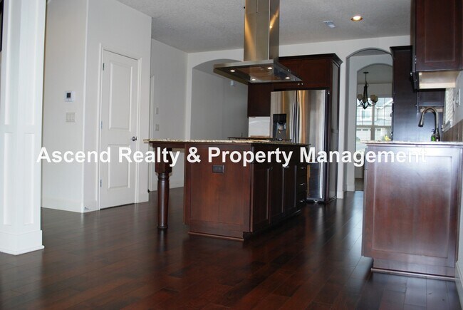 Building Photo - Bethany 4 Bed + Bonus Next to Springville Gourmet Kitchen Bed & Full Bath on Main