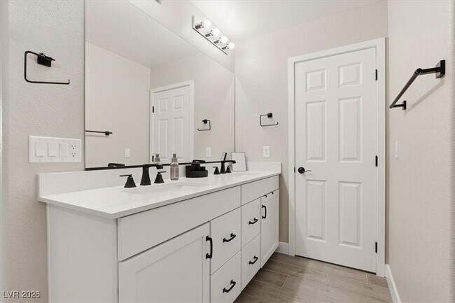 Building Photo - 4536 Anspach St