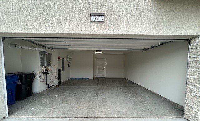 Private 2-car garage w. direct access to home - 13914 Boyden Way