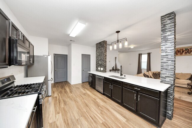 Building Photo - 18611 Cooper Ravine Wy