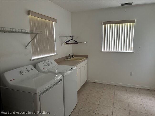 Building Photo - 4433 Sebring Ave