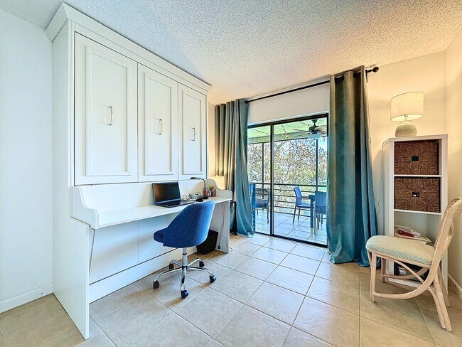 Building Photo - 2311 S Cypress Bend Dr