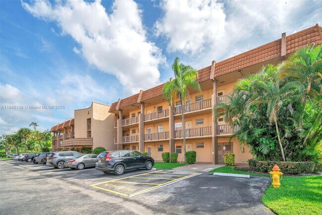 Building Photo - 6550 Royal Palm Blvd