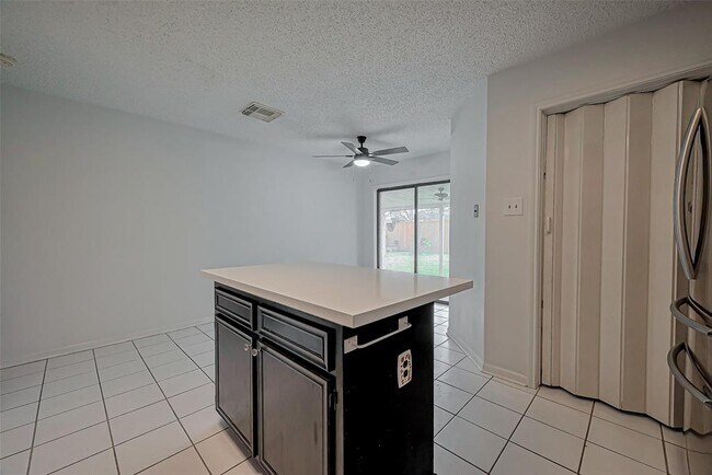 Building Photo - 15030 St Cloud Dr
