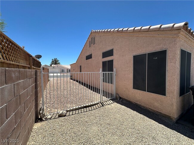Building Photo - 1616 Watercreek Dr