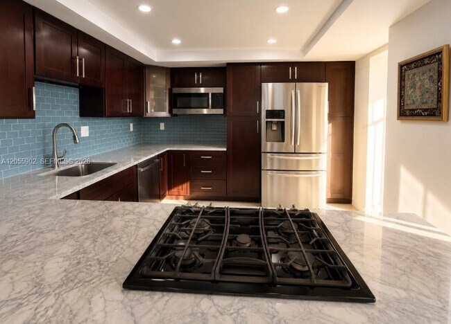 Building Photo - 2030 S Ocean Dr