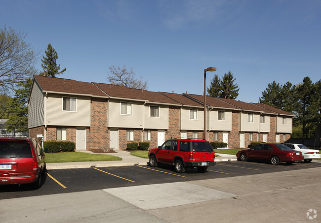 Building Photo - Plymouth Square Village