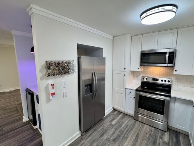 Building Photo - UP TO $500 OFF ONE MONTH!