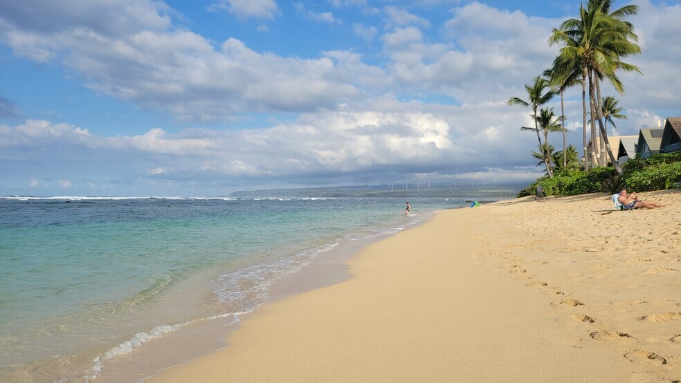 Beautiful and Quiet Beach in your backyard - 68-243 Au St