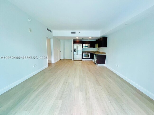 Building Photo - 950 Brickell Bay Dr