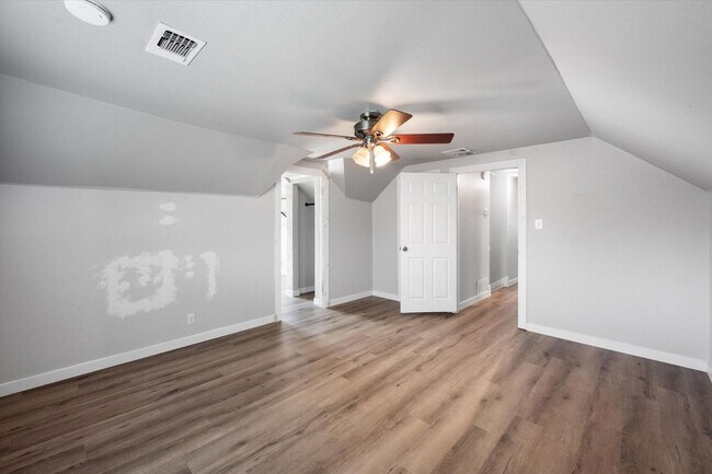 Building Photo - Kennedale Beauty