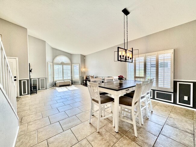 Building Photo - 12768 N Lantern Way