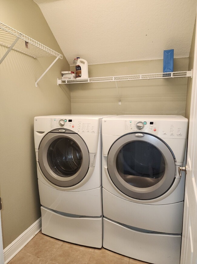 Building Photo - 8505 Lagerfeld Dr