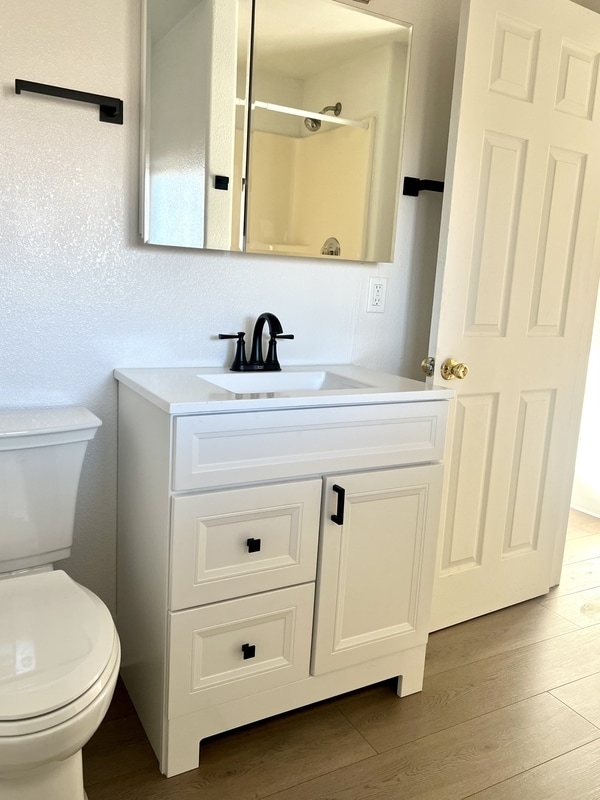 Building Photo - 272 E 200 S