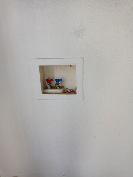 Building Photo - 237 S Matthisen Ave