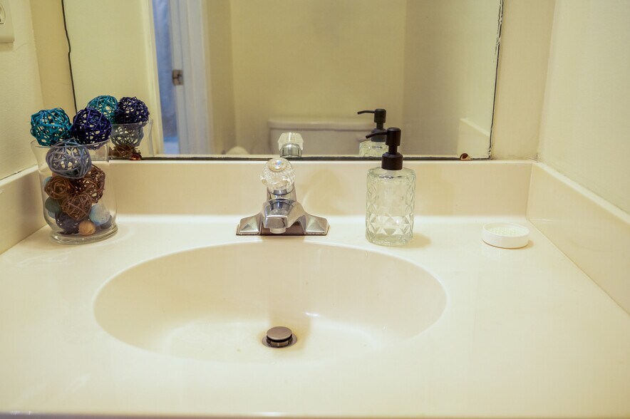 Building Photo - 5320 Starflower Dr