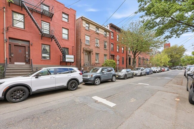 Building Photo - 59 Wayne St