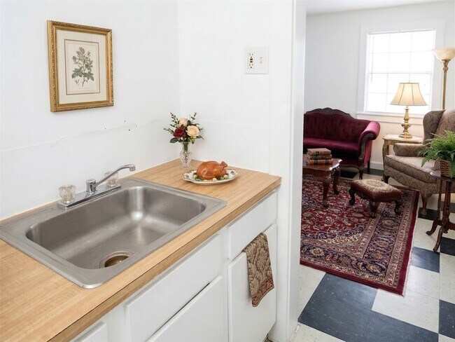 Building Photo - 2520 Hopkins St