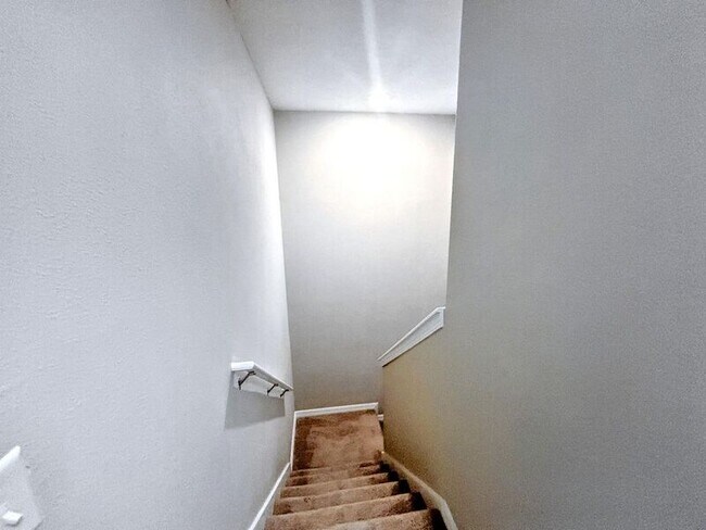 Building Photo - 9872 Trumpet Vine Loop