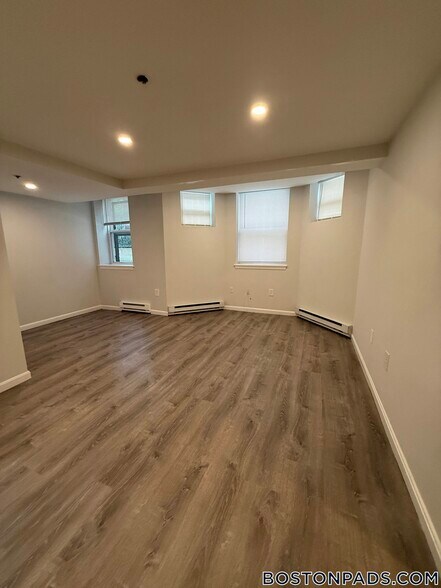 Building Photo - 108 Jersey St