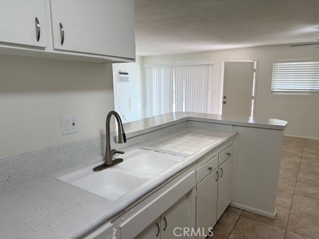 Building Photo - 685 E Vista Chino