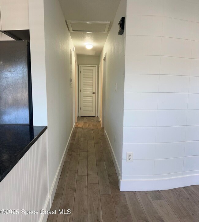 Building Photo - 675 Teak Dr