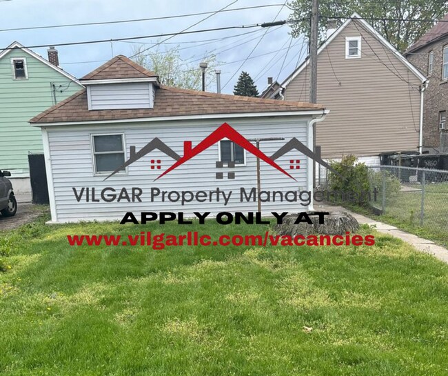 Building Photo - 4855 White Oak Ave