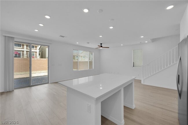 Building Photo - 5916 Obsidian Sky Ave