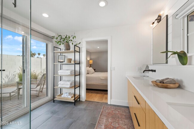 Building Photo - 4244 N 35th Pl